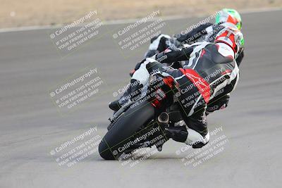 media/Dec-17-2022-SoCal Trackdays (Sat) [[224abd9271]]/Turn 10 Backside (120pm)/